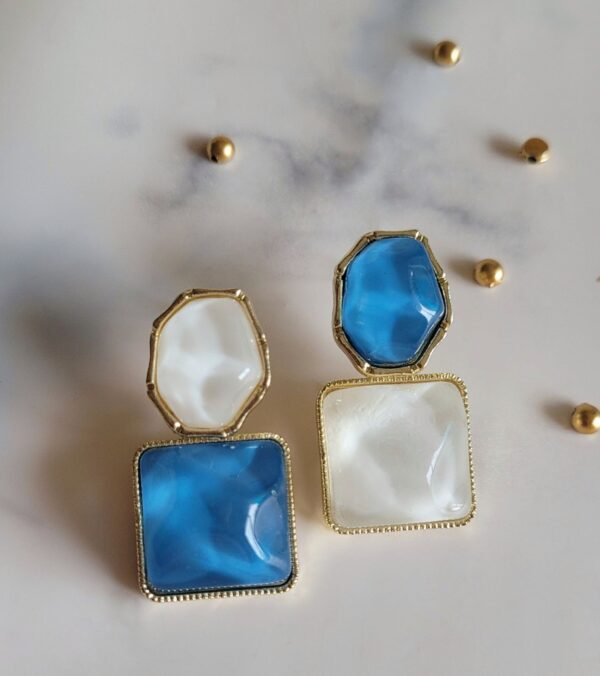 Alter mismatch Aqua shimmer earrings with good quality stone - Image 5