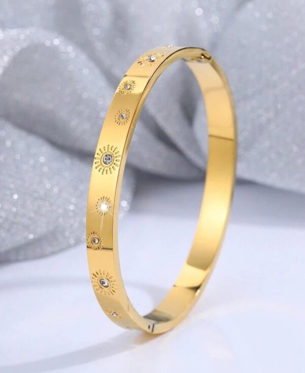 18k gold plated on 316L Stainless steel Antitarnish bracelet