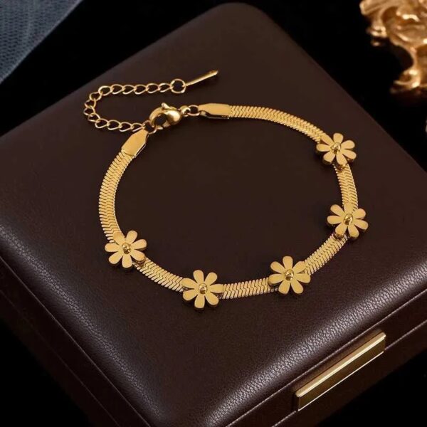 Flower chain 18k gold plated on stainless steel bracelet