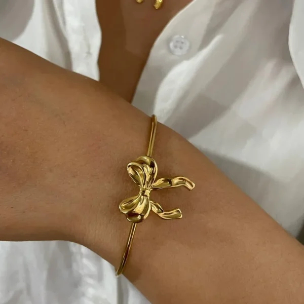 Anti Tarnish Bow bracelet