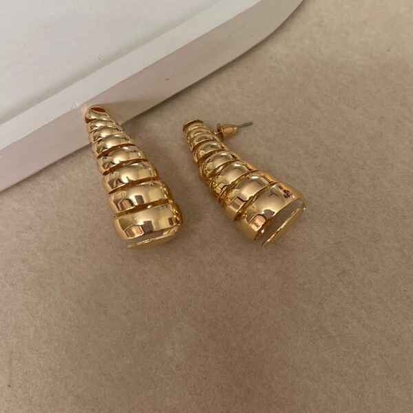 Antitarnish gold plated on 316L stainless steel Spiral stud - Image 2