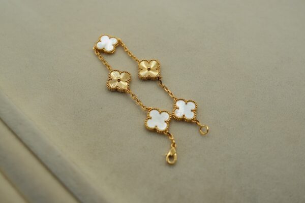 Clover Gold & White 18k gold plated on stainless steel Anti tarnish Chain bracelet - Image 2