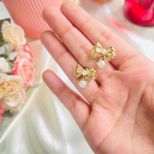 18k Gold plated on stainless steel Pearl Bow earrings Antitarnish - Image 2