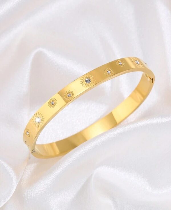 18k gold plated on 316L Stainless steel Antitarnish bracelet - Image 4