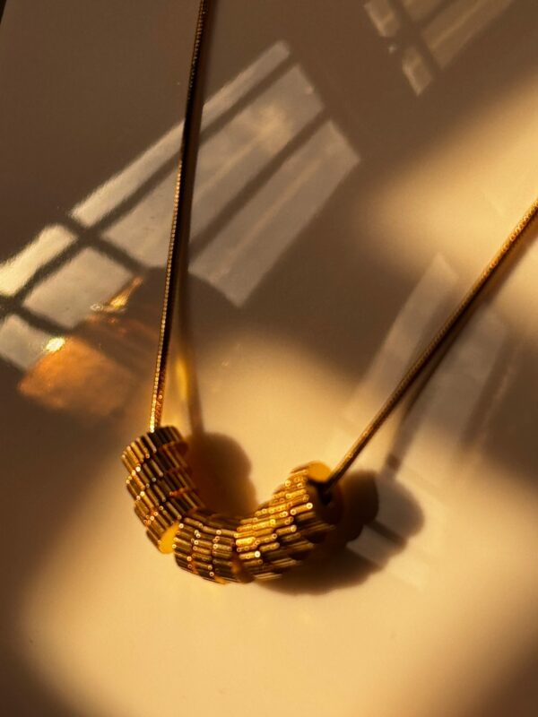 18k gold plated on stainless steel cylindrical pendant - Image 2