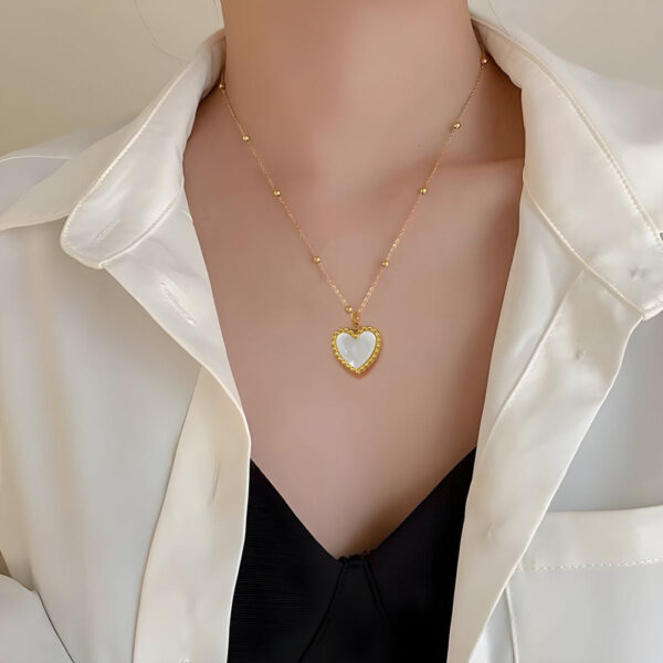 18k anti tarnish minimalist reversable heart chain - Image 3