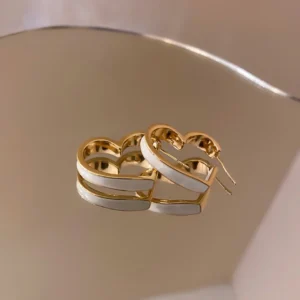 White enamel heart decent wear stud