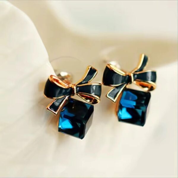 Chic & modern cube Korean earring