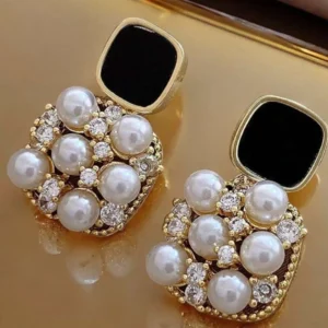 Princess pearl earrings