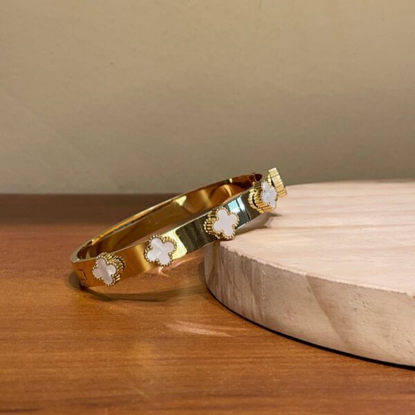 18k gold plated on 316L Stainless steel full white