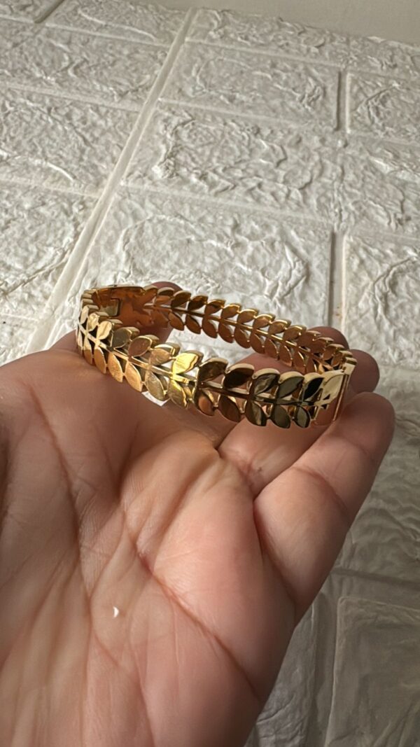 18k gold plated on 316L stainless steel leaf bracelet - Image 4