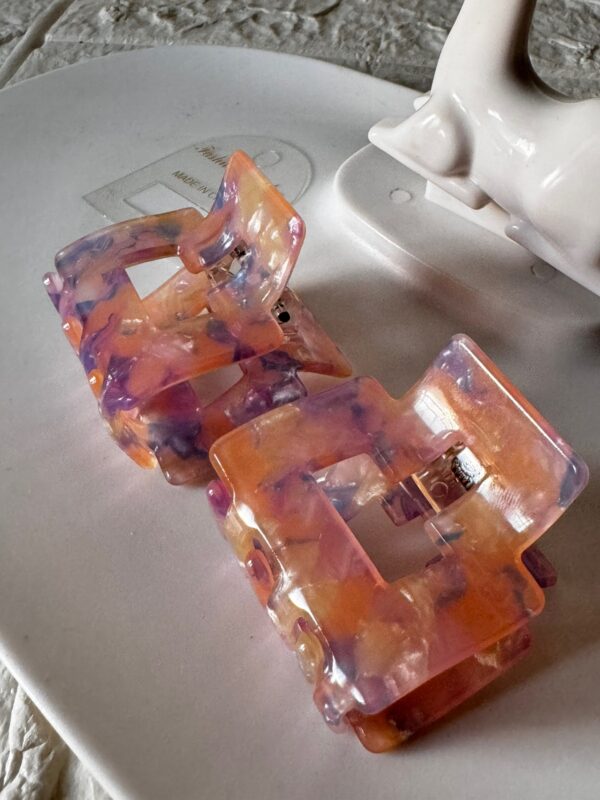 1 piece marble pattern premium quality holographic Korean hairclip - Image 2
