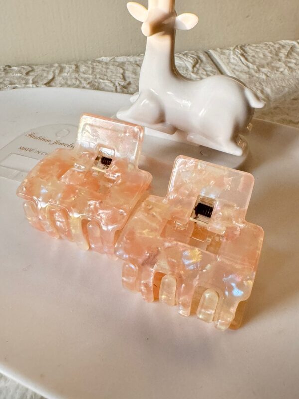 1 piece marble pattern premium quality holographic Korean hairclip - Image 3