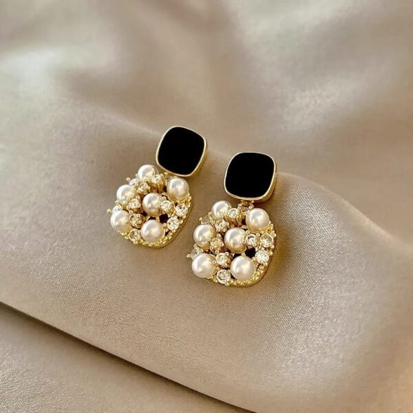 Princess pearl earrings - Image 4