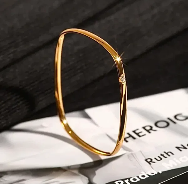 18K gold plated on 316L stainless steel Square Bangle type