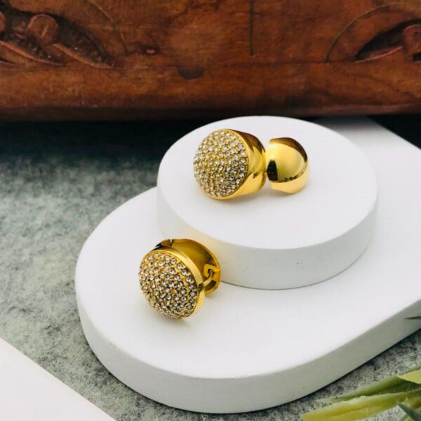 ClipOn round studded 18K Gold on 316L Stainless steel Antitarnish