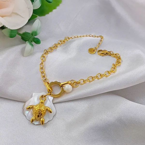Antitarnish premium quality shell tortoise SS chain bracelet
