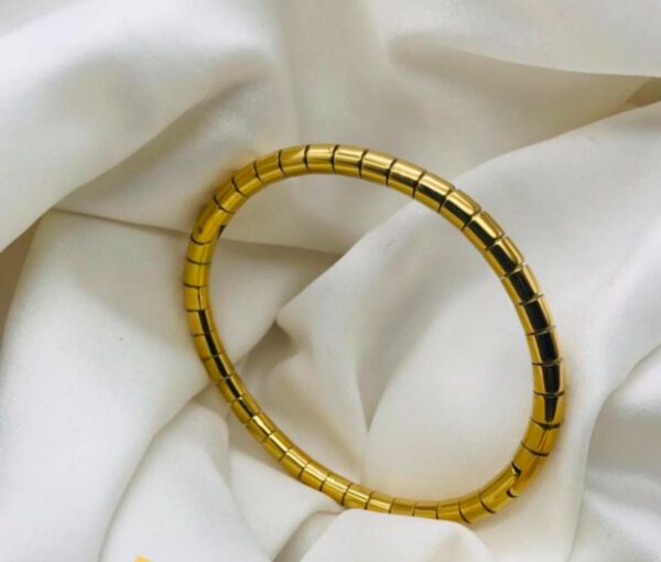 18k gold plated on 316L stainless steel charmer subtle openable bracelet