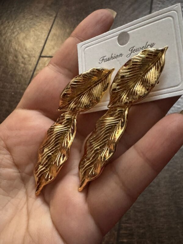 316L Stainless steel Metallic leaf hanging earring - Image 3