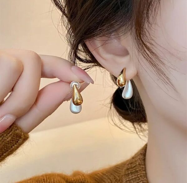Double side stud Golden and White shade