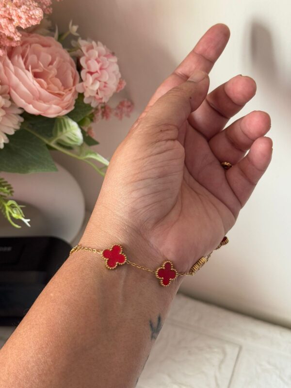 Antitarnish premium quality stainless steel Red clover chain bracelet - Image 5
