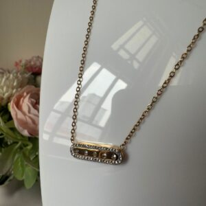 18k gold plated on Stainless Steel Anti Tarnish Horizontal stone necklace