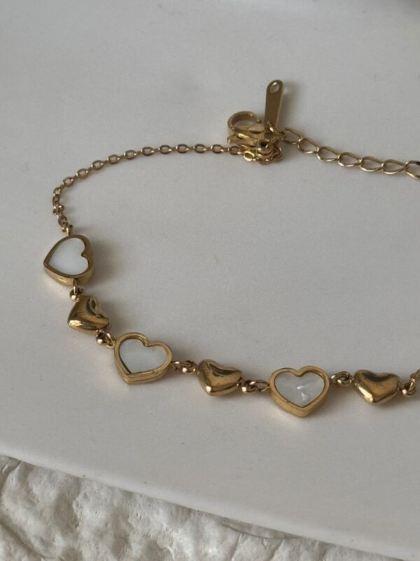 18k gold plated on stainless steel Minimal two layer Marble heart chain bracelet - Image 3