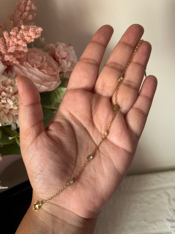 18k gold plated on stainless steel minimal Oval stone chain bracelet - Image 3