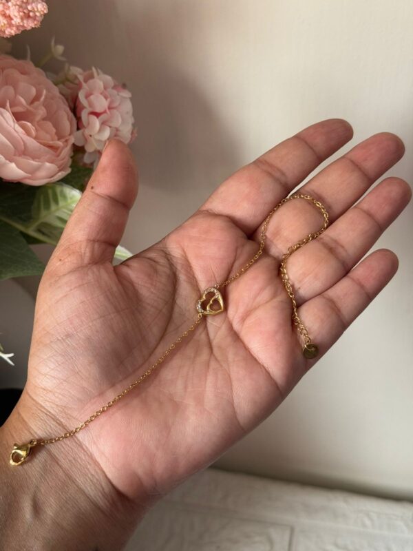 18k gold plated on stainless steel minimal lovable couple heart chain bracelet - Image 4
