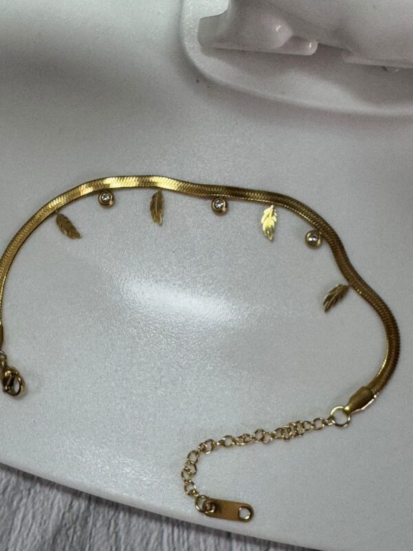 Antitarnish premium quality stainless steel leaf Mini bar chain bracelet - Image 4