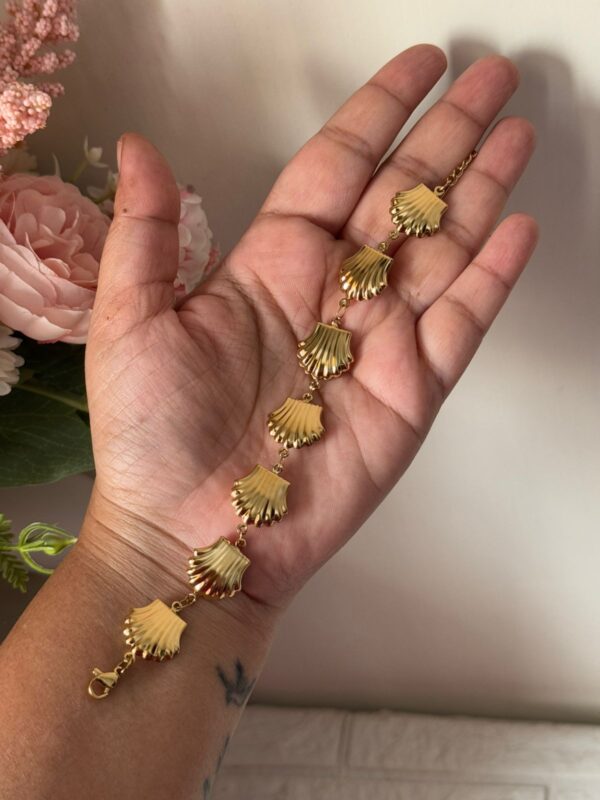18k gold plated on stainless steel Sounded Shell chain bracelet