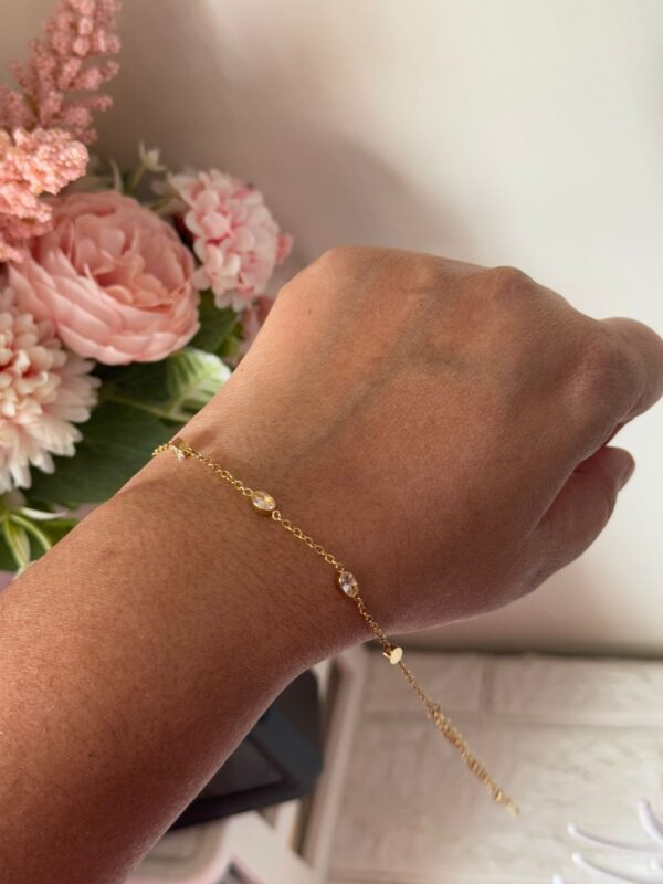 18k gold plated on stainless steel minimal Oval stone chain bracelet - Image 5