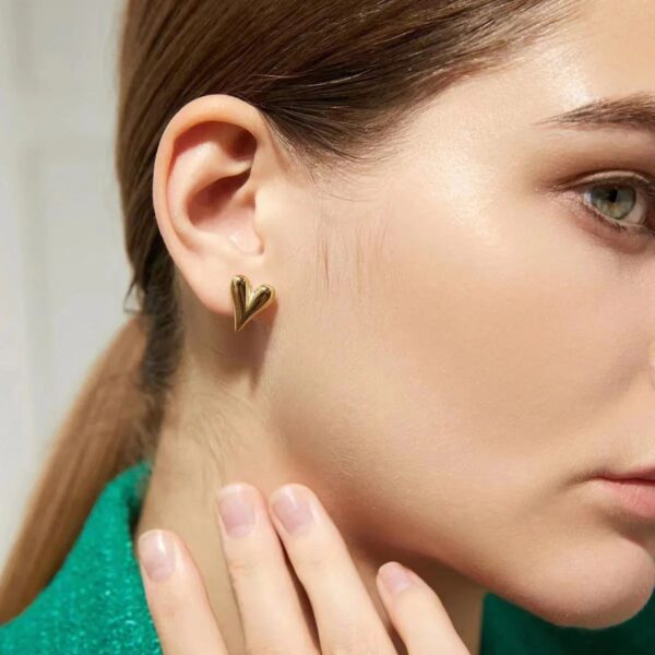 18k Gold plated on stainless steel Heart mini Antitarnish stud - Image 3
