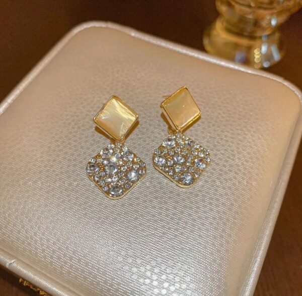 Sandal color watery stone korean style earrings