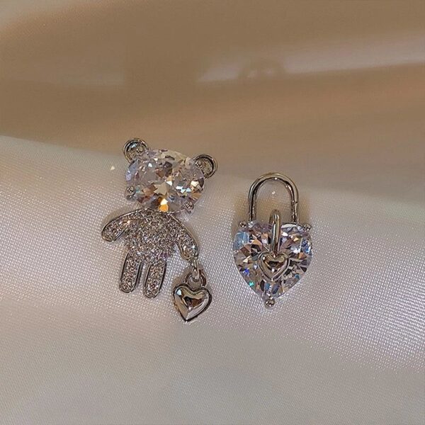 Mis-Match Korean fashion teddy lock earrings with sterling needles - Image 3