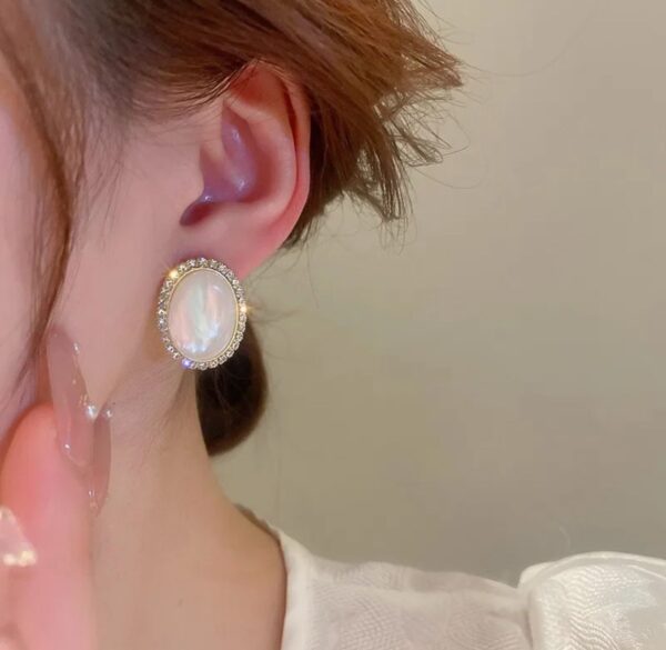 Monalisa/ opal high trend Korean stud - Image 2