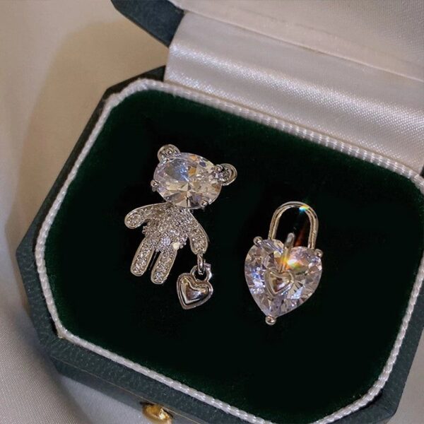 Mis-Match Korean fashion teddy lock earrings with sterling needles - Image 4