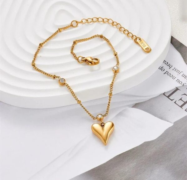 18k gold plated on stainless steel center heart chain bracelet - Image 4
