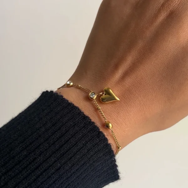 18k gold plated on stainless steel center heart chain bracelet - Image 5
