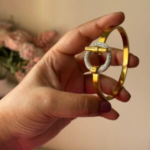 Circle inclined Rod hidden buckle 18k gold plated on Stainless Steel anti tarnish bracelet