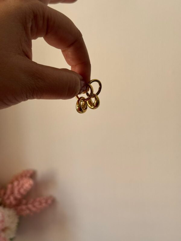 Circle Hoops 18k Gold plated on stainless steel Antitarnish - Image 4
