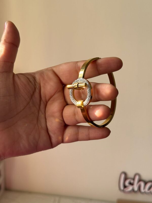 Circle inclined Rod hidden buckle 18k gold plated on Stainless Steel anti tarnish bracelet - Image 3
