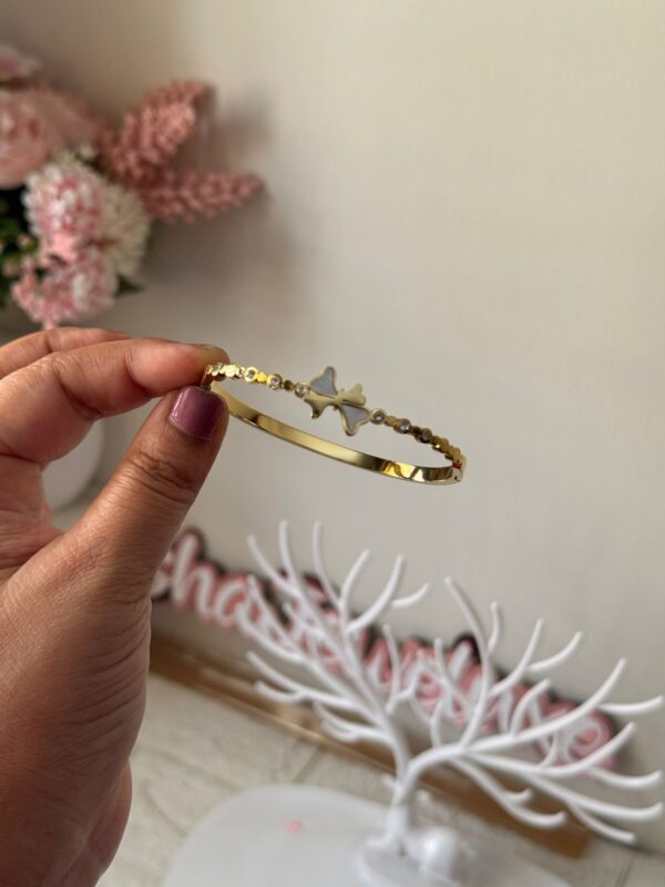 Butterfly minimal 18k gold plated on Stainless Steel anti tarnish bracelet - Image 6