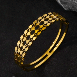 Little hearts model 18k gold plated on Stainless Steel anti tarnish bracelet