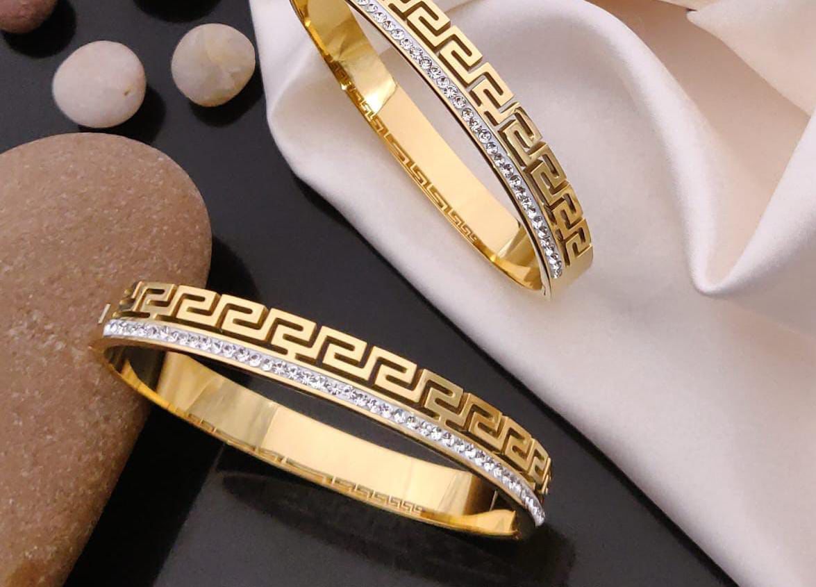 Greek Key design 18k gold plated on Stainless Steel anti tarnish bracelet - Image 2