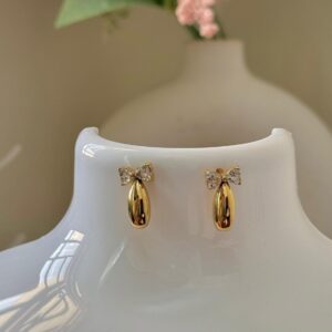 White Zircon Bow 18k Gold plated on stainless steel stud