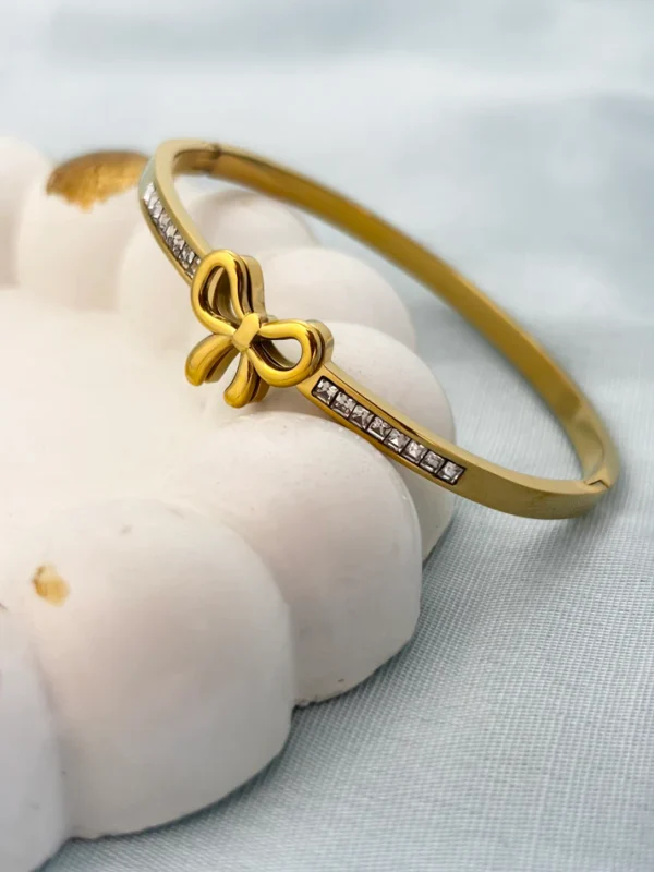 Bow zircon 18k gold plated on Stainless Steel anti tarnish bracelet
