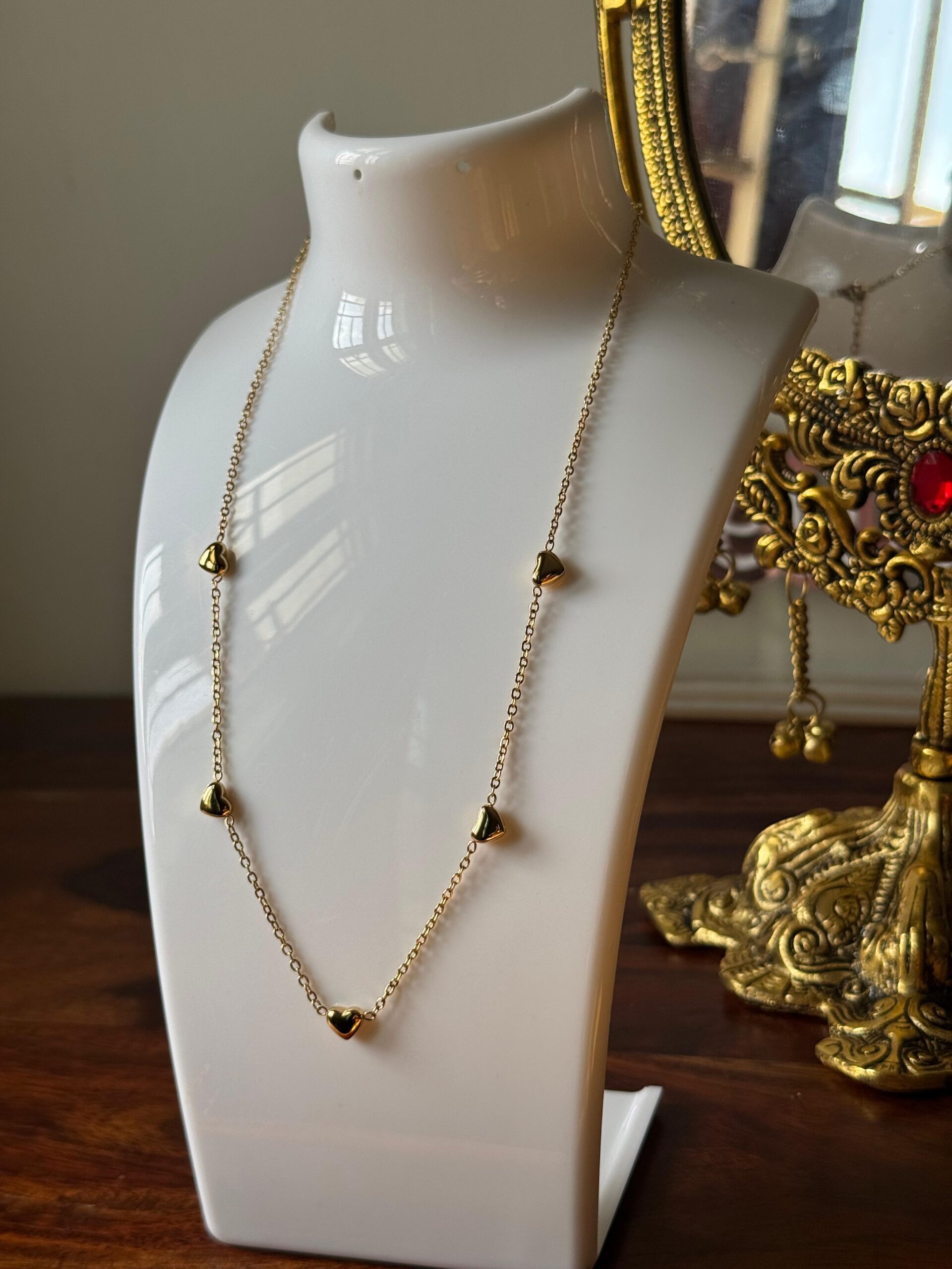 Elegant heart design 18K gold plated on Stainless Steel Anti Tarnish necklace