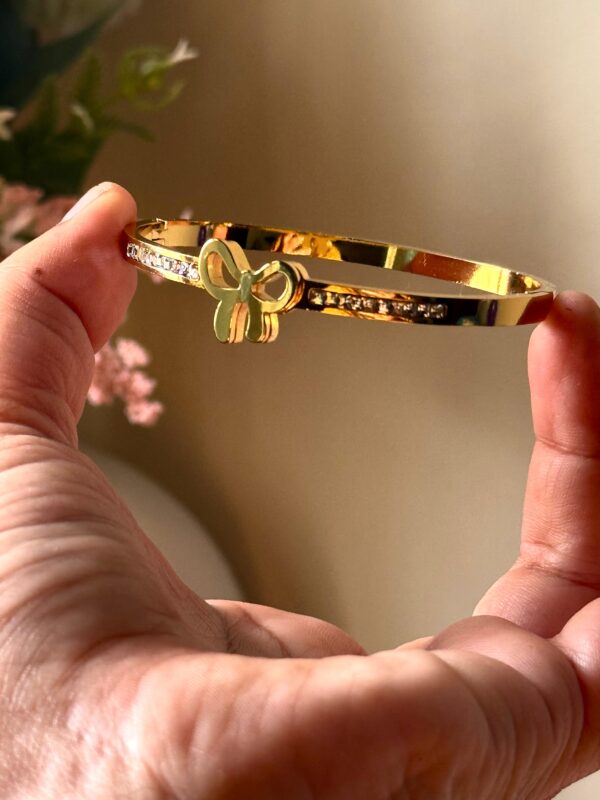Bow zircon 18k gold plated on Stainless Steel anti tarnish bracelet - Image 4