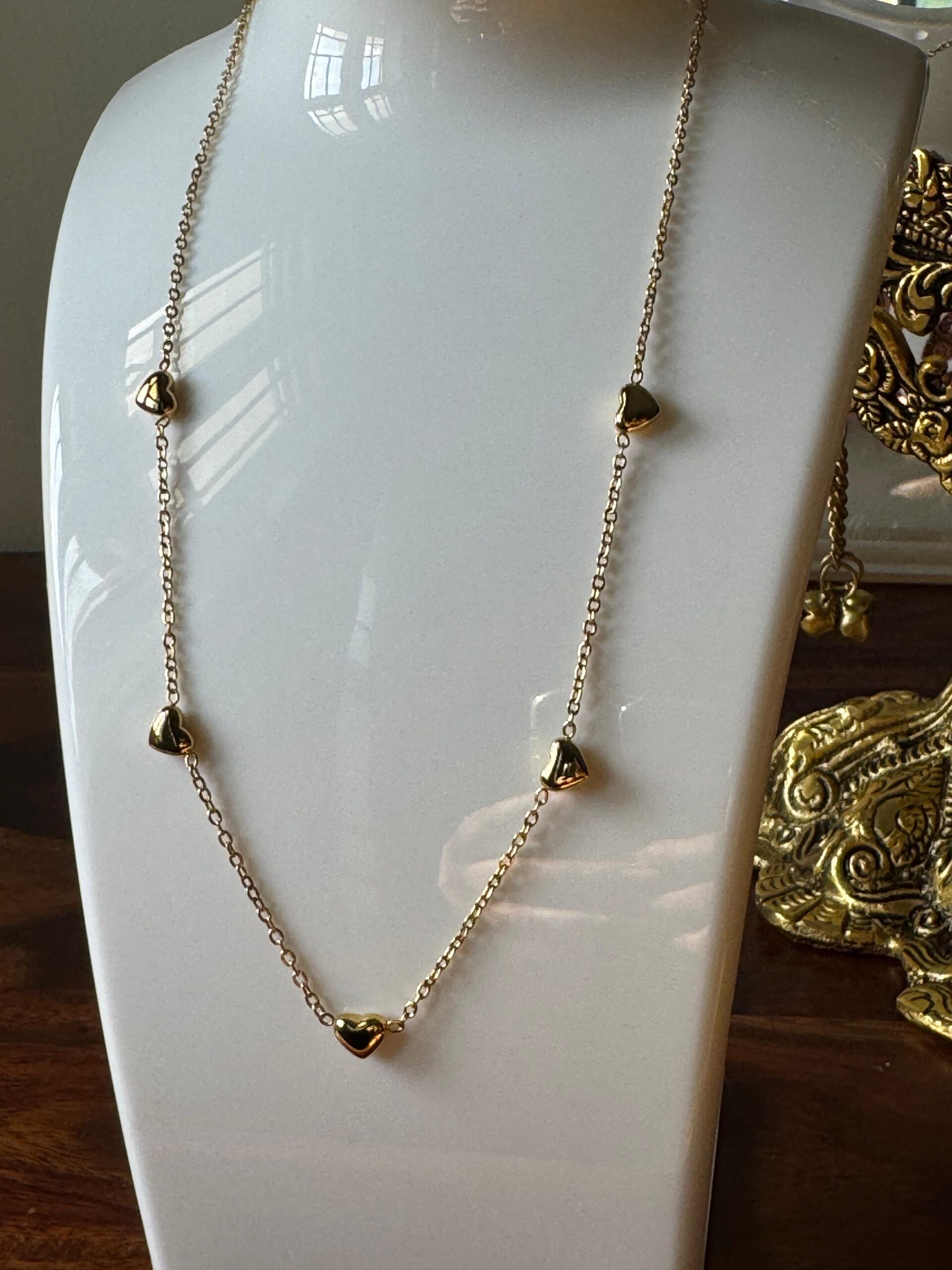 Elegant heart design 18K gold plated on Stainless Steel Anti Tarnish necklace - Image 5